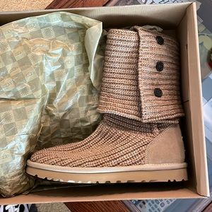 Brand new unworn Ugg Cardy women’s boots size 7